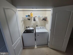 20928 Houseman Terrace in Ashburn, VA - Building Photo - Building Photo