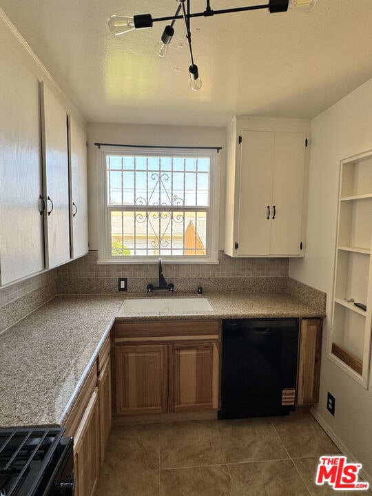 3311 1/2 W 78th St in Los Angeles, CA - Building Photo - Building Photo