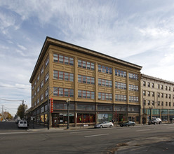 Grand Oak Apartments in Portland, OR - Building Photo - Primary Photo