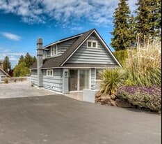 22819 12th Ave S in Des Moines, WA - Building Photo