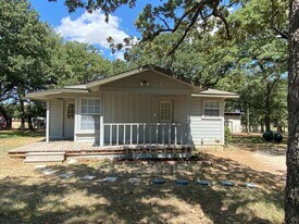 1259 HCR 1439 in Covington, TX - Building Photo