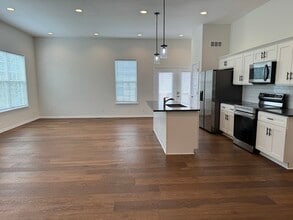 15825 Foster in Overland Park, KS - Foto de edificio - Building Photo