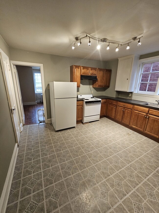 property at 206 E New St