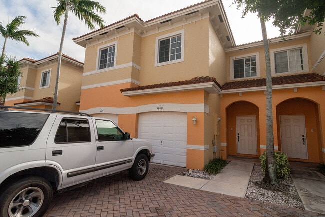 5108 SE Mariner Garden Cir in Stuart, FL - Building Photo - Building Photo