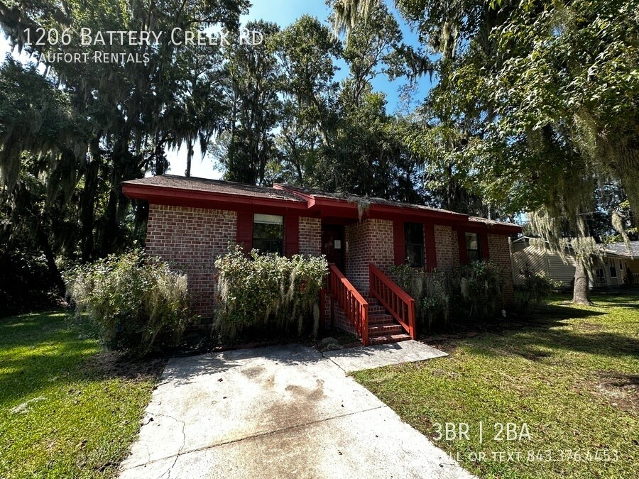 1206 Battery Creek Rd in Beaufort, SC - Building Photo