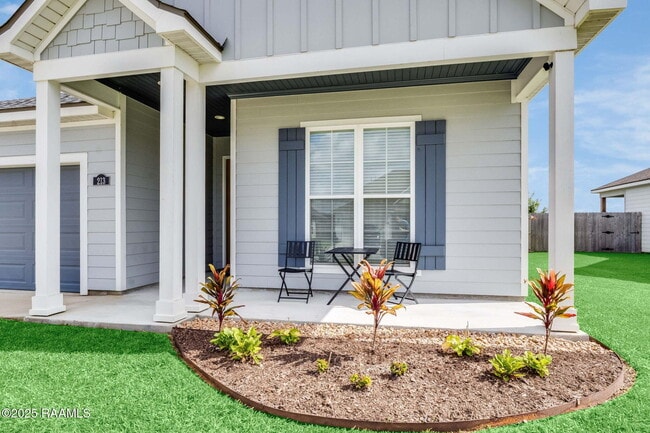 213 Tennyson Dr in Broussard, LA - Building Photo - Building Photo