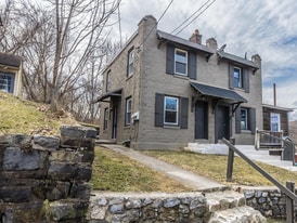 21 Birch St in Coatesville, PA - Building Photo