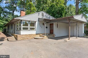 7141 Oak Ridge Rd in Falls Church, VA - Building Photo