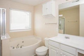 14018 Riding Hill Ave in Charlotte, NC - Foto de edificio - Building Photo