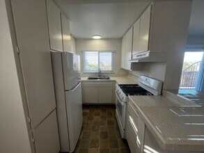 805-807 S Vulcan Ave in Encinitas, CA - Building Photo - Building Photo