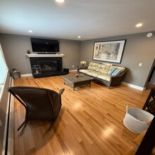 3 Crystal Ln in Cumberland, ME - Building Photo - Building Photo