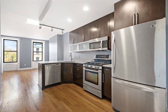 935 Park Ave in Hoboken, NJ - Building Photo - Building Photo