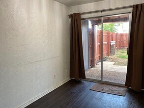 2315 Jimmydee Dr in Irving, TX - Foto de edificio - Building Photo