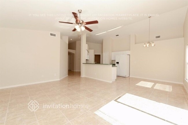 521 Greg St in Valrico, FL - Foto de edificio - Building Photo