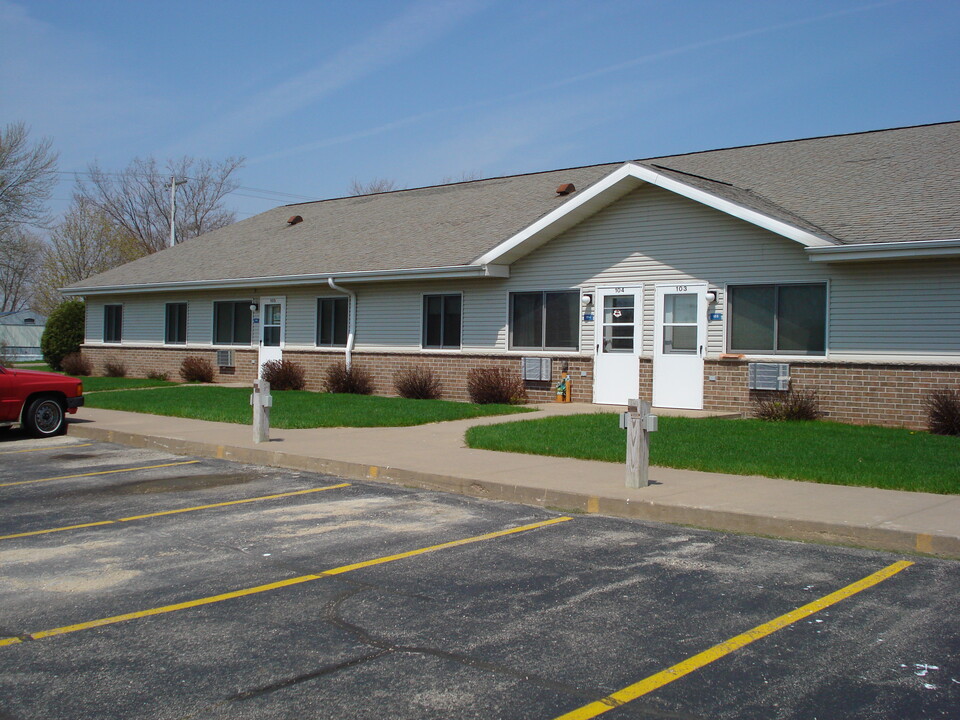 Prairie Village Apartments in Prairie Du Chien, WI - Foto de edificio