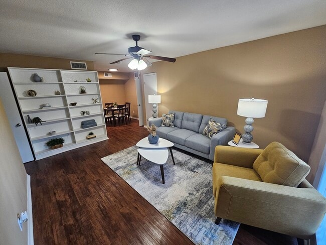 The Crest Apartments in Houston, TX - Foto de edificio - Building Photo