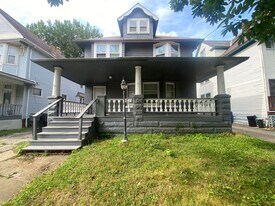 10721 Columbia Ave in Cleveland, OH - Building Photo