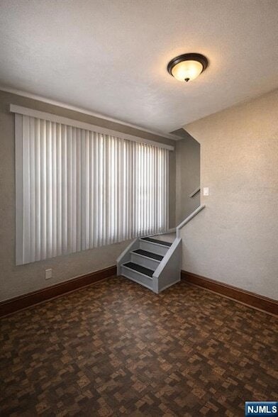 60 Chamberlain Ave in Elmwood Park, NJ - Building Photo - Building Photo