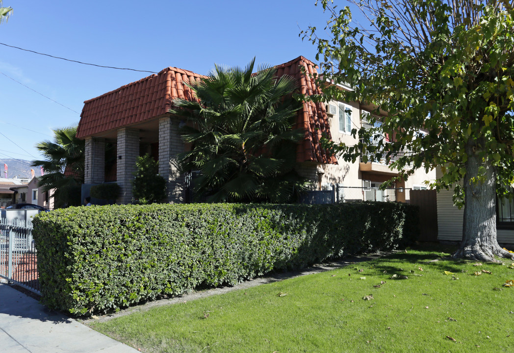 Hyde Park Apartments in San Bernardino, CA - Building Photo