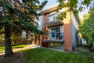 725 5 St NE in Calgary, AB - Building Photo