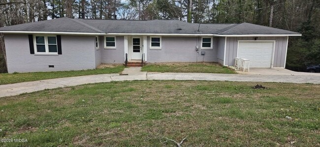 property at 912 Dogwood Cir