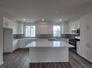 2137 Cumberland in Pomona, CA - Foto de edificio - Building Photo