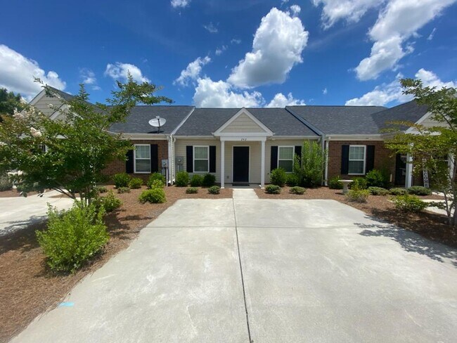 242 Sunview Dr in Statesboro, GA - Building Photo - Building Photo