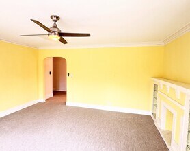 6652 N Campbell Ave in Chicago, IL - Building Photo - Building Photo