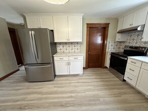 26 A St, Unit Apt 1F in Douglas, MA - Building Photo - Building Photo