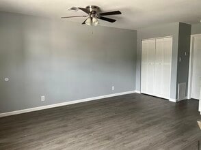 1250 S Weinbach Ave in Evansville, IN - Building Photo - Building Photo