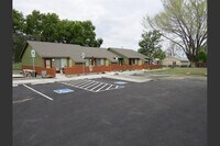 141 W Broadway Ave photo'