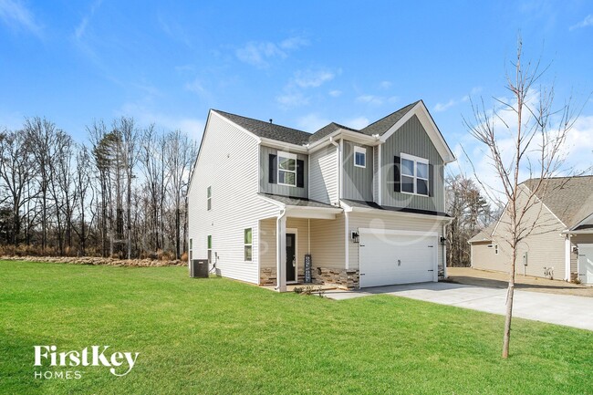 1207 Mission Hill Ln in Greenville, SC - Foto de edificio - Building Photo