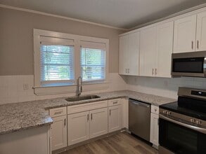 319 2nd St Pl SE in Hickory, NC - Building Photo - Building Photo