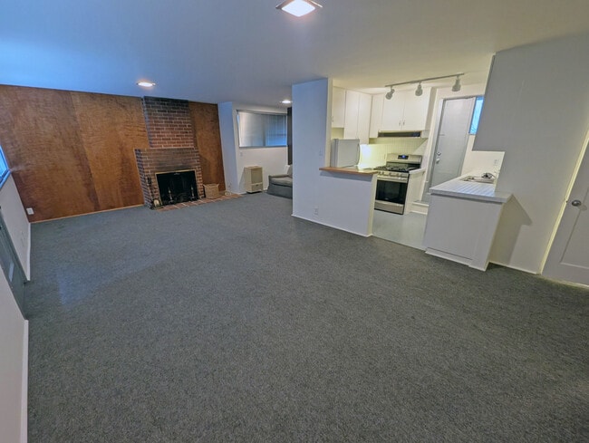 648 Kelton Ave, Unit 648