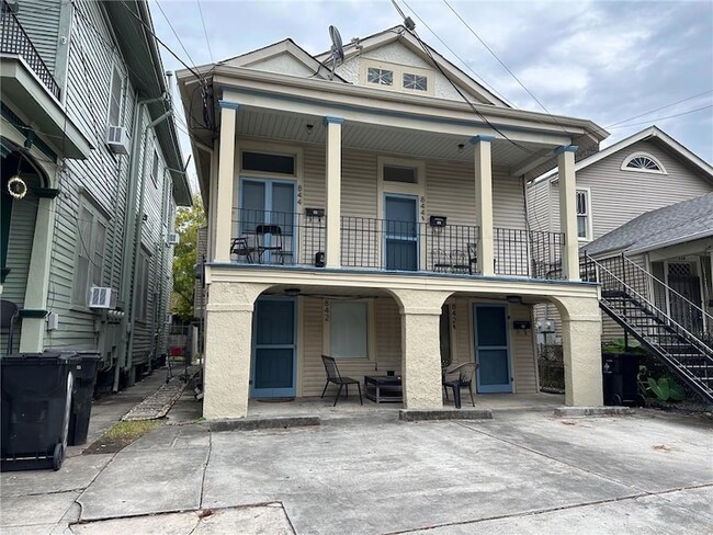 property at 844 Roosevelt Pl