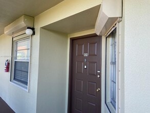 13000 SW 15th Ct in Pembroke Pines, FL - Building Photo - Building Photo