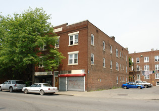 691-693 Main St in Poughkeepsie, NY - Foto de edificio - Building Photo