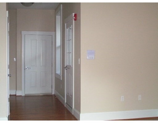 49 Main St-Unit -4 in Ayer, MA - Building Photo - Building Photo