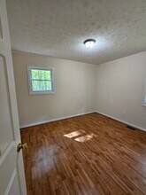 4488 Shannon Hill Rd in Columbia, VA - Foto de edificio - Building Photo