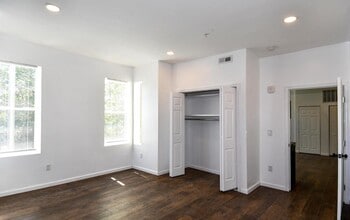 2601 N Charles St, Unit 2 in Baltimore, MD - Foto de edificio - Building Photo