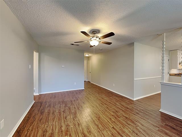 628 E Renfro St in Burleson, TX - Building Photo - Building Photo