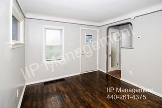 1357 E 289th St in Wickliffe, OH - Building Photo - Building Photo