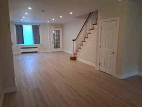 6643 Sprague St in Philadelphia, PA - Foto de edificio - Building Photo