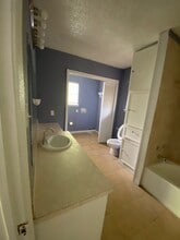 608 E 8th St in Kemp, TX - Building Photo - Building Photo