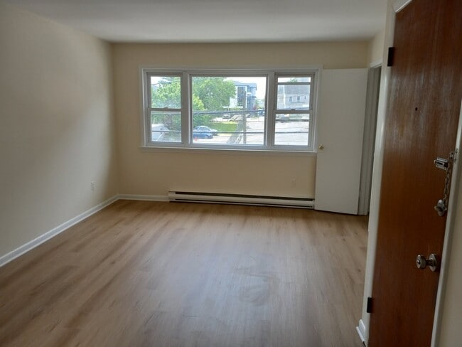 495 Main St