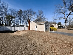 98 Buckingham Dr in Jackson Township, NJ - Building Photo - Building Photo