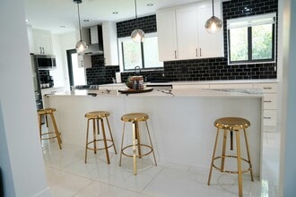 1410 NW 192nd St in Miami, FL - Building Photo - Building Photo