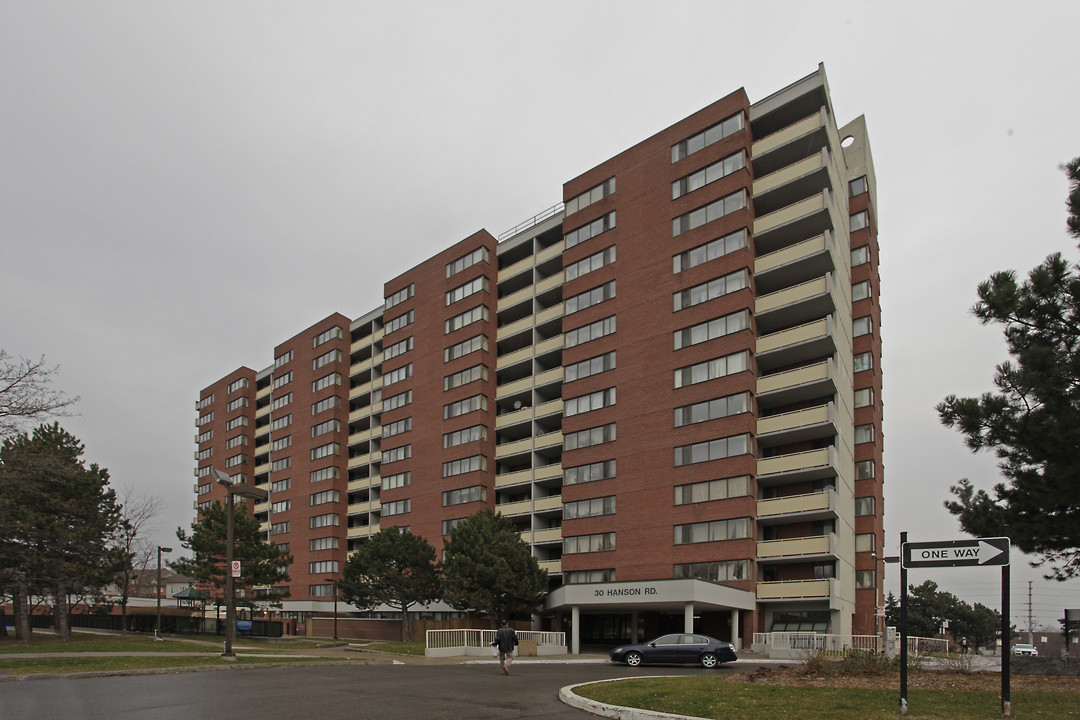 Bella Vista Place in Mississauga, ON - Building Photo