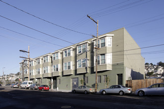 55 Trumbull St in San Francisco, CA - Building Photo - Building Photo