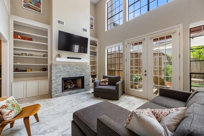 property at 254 E 5th St